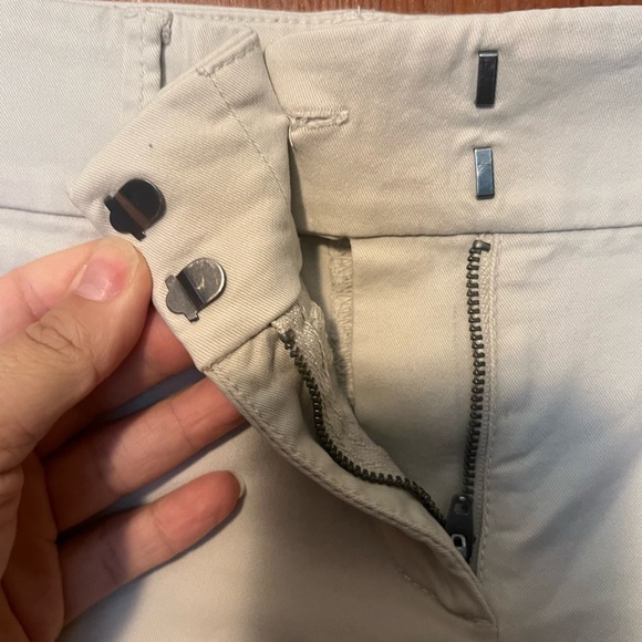 The LOFT Marisa Women's Cream Shorts Bermuda Length Size 4 - Picture 2 of 4